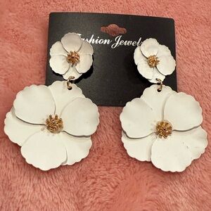 White Floral Drop Earrings with Gold Center Statement Fashion Jewelry